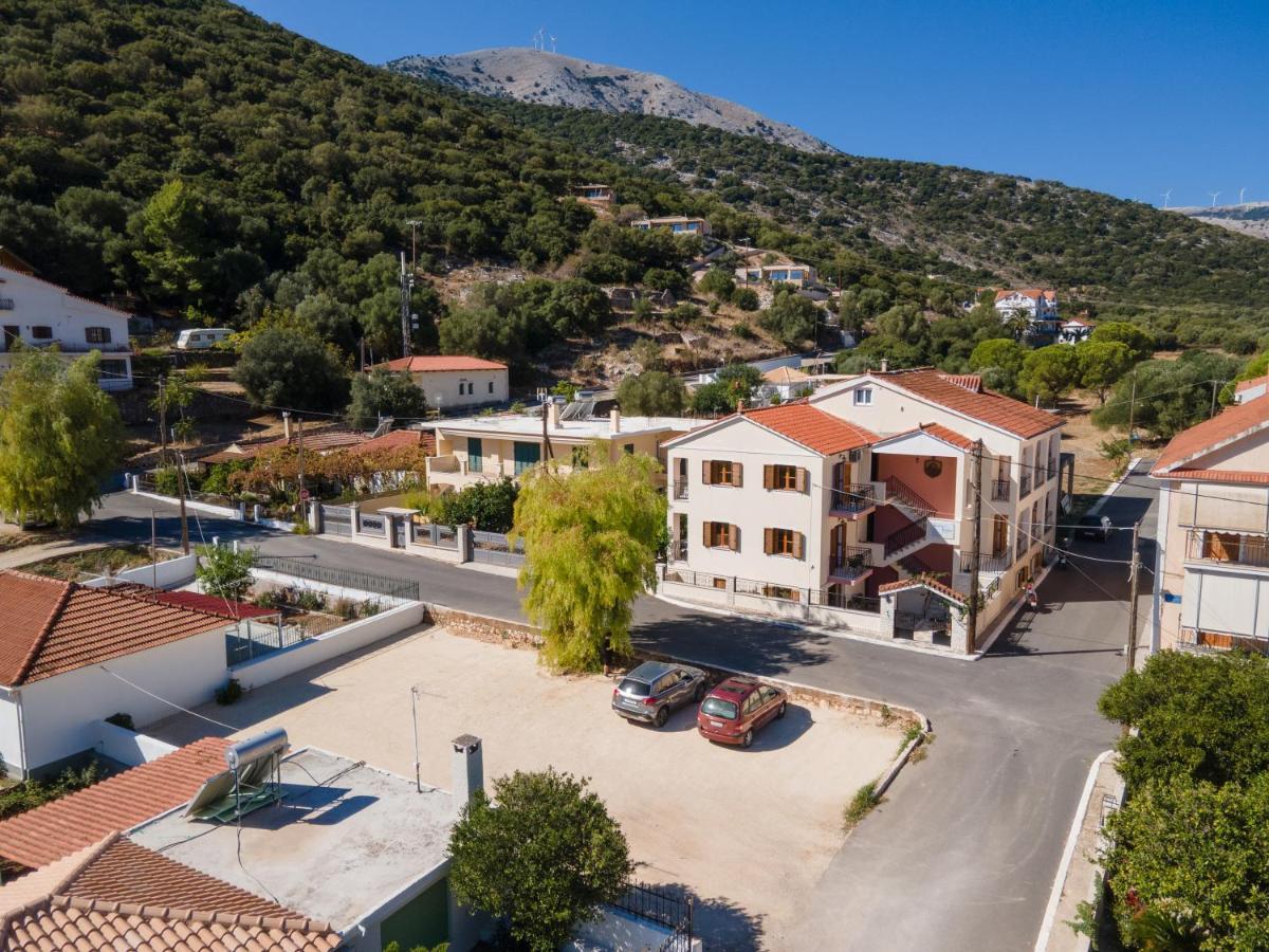 Alexatos Studios & Apartments Agia Efimia Exteriér fotografie