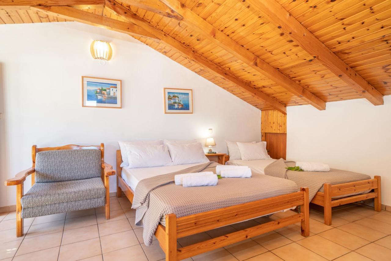 Alexatos Studios & Apartments Agia Efimia Exteriér fotografie