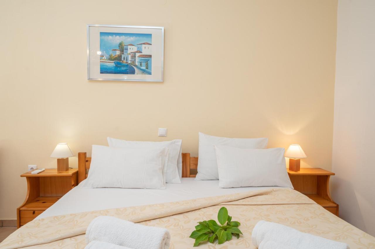 Alexatos Studios & Apartments Agia Efimia Exteriér fotografie
