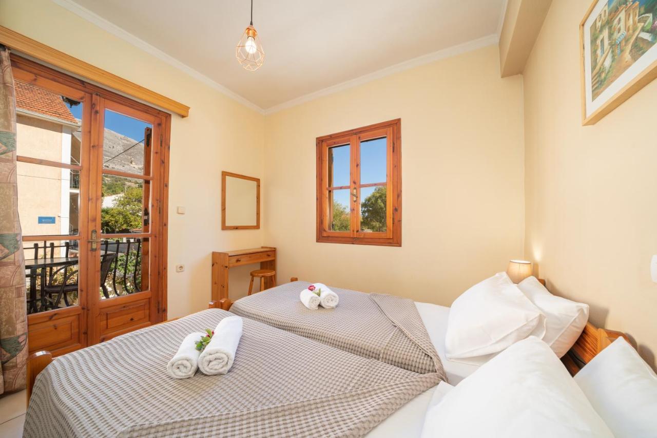 Alexatos Studios & Apartments Agia Efimia Exteriér fotografie