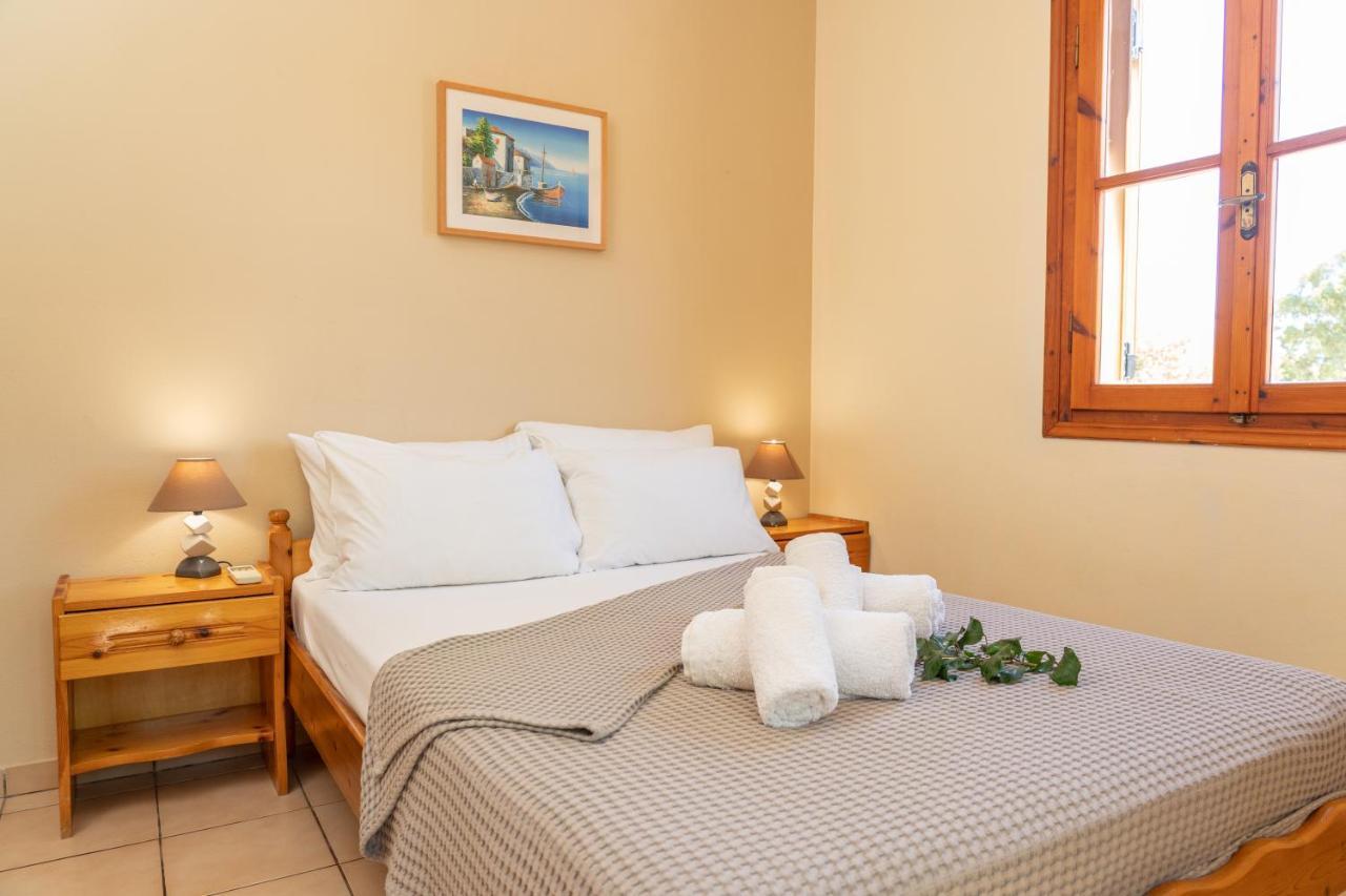 Alexatos Studios & Apartments Agia Efimia Exteriér fotografie